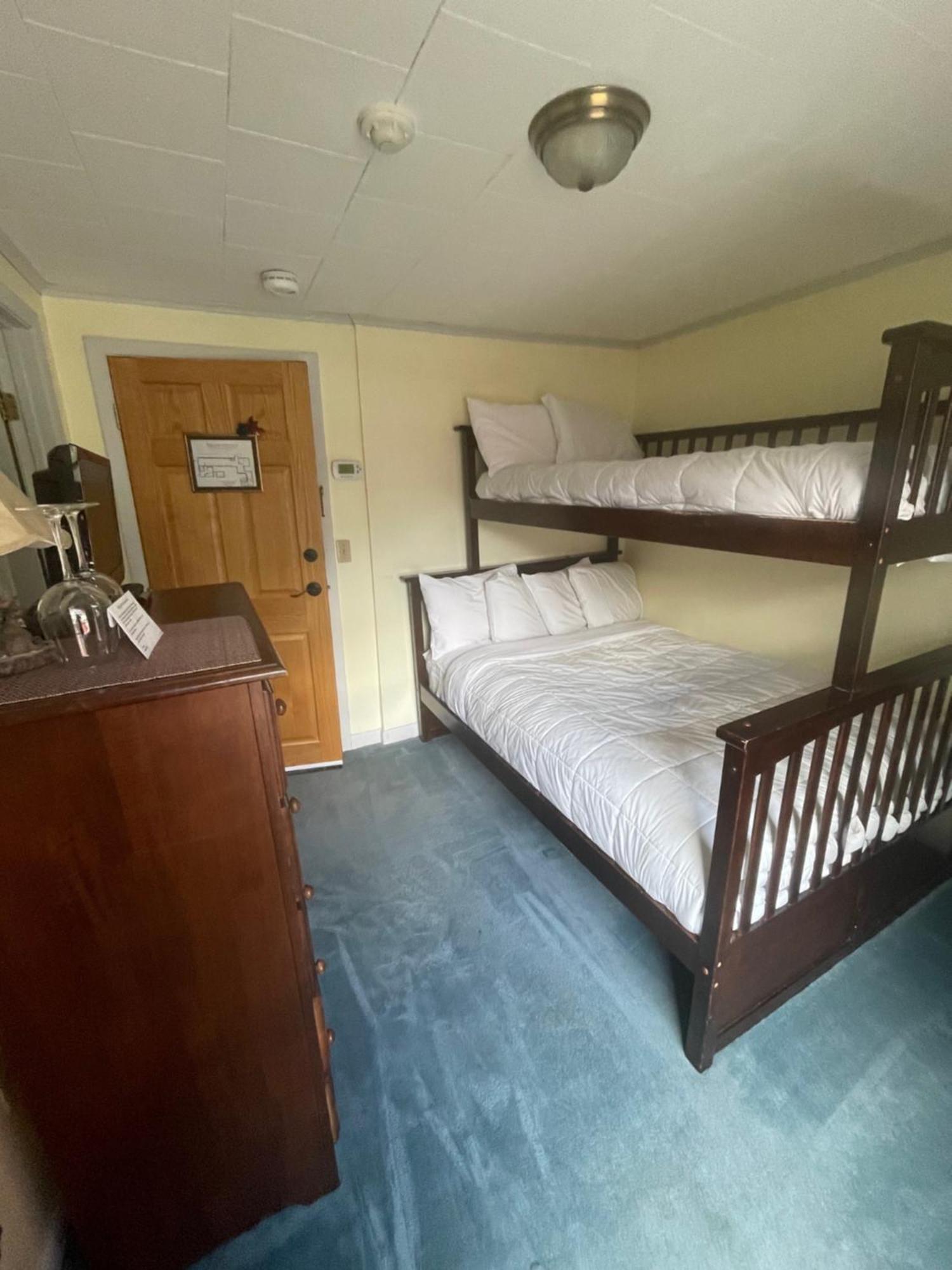 The Vermont Inn Mendon Екстер'єр фото